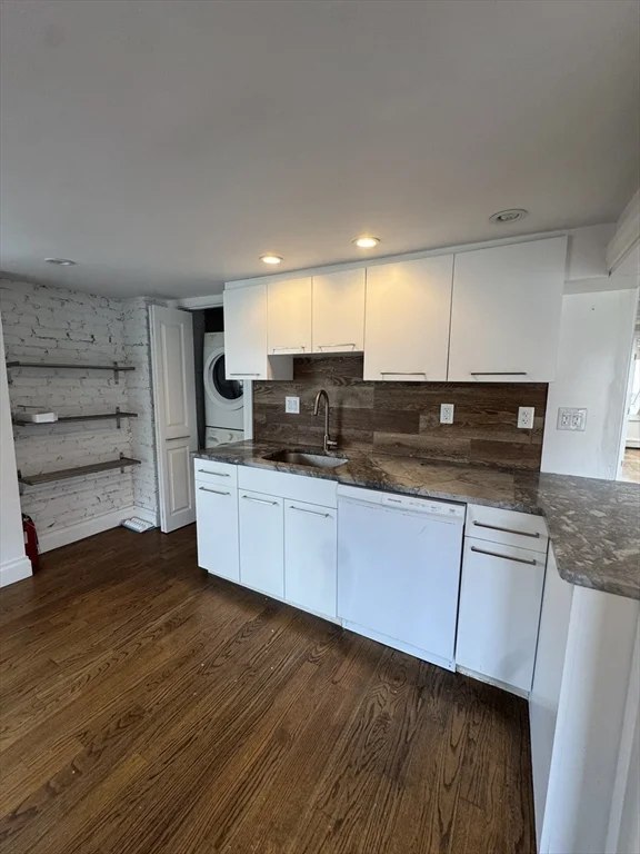 12 Aberdeen St, Fenway