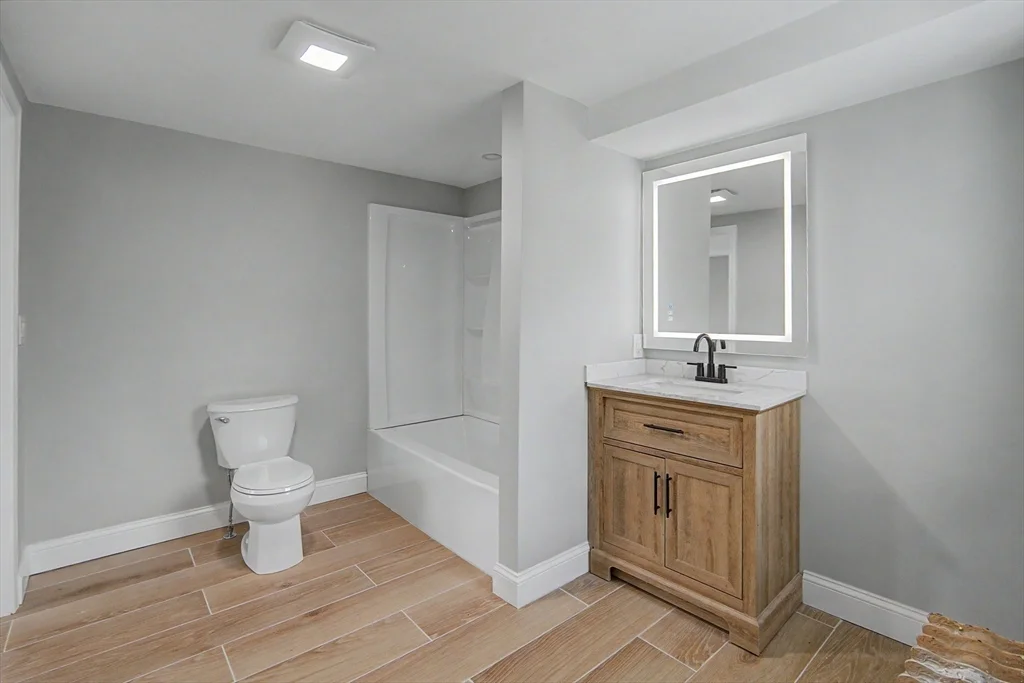 122 Chapin Rd, Hudson