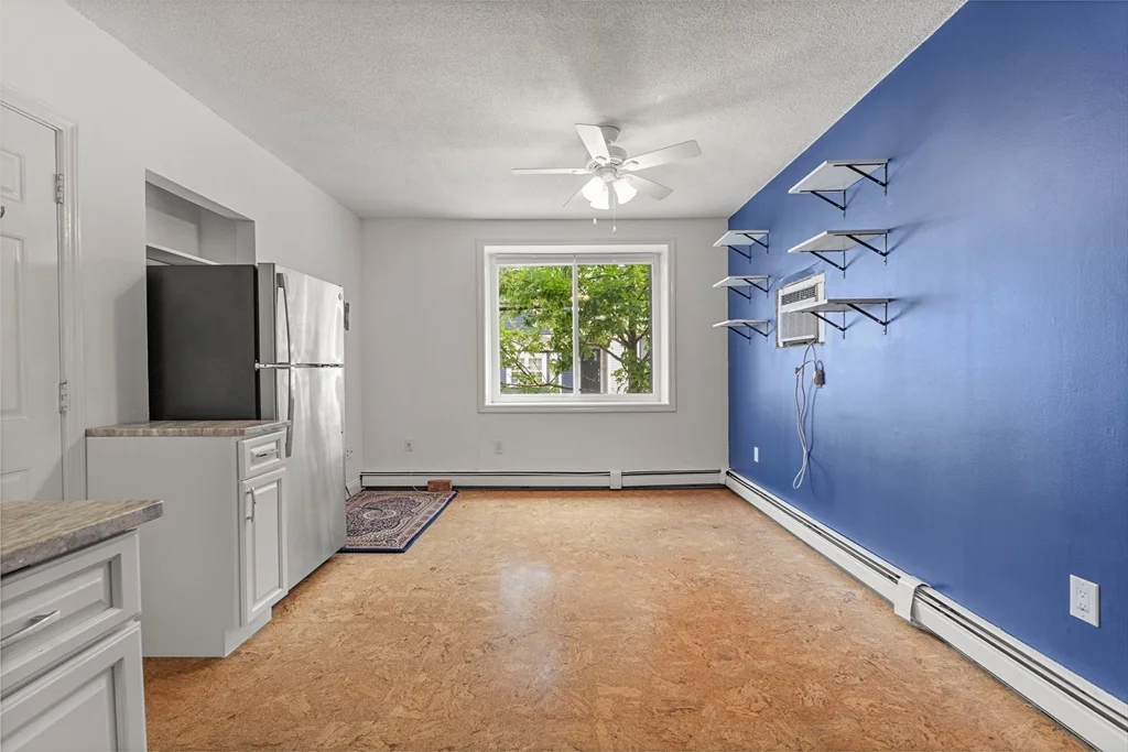 151 West 6th St, South Boston