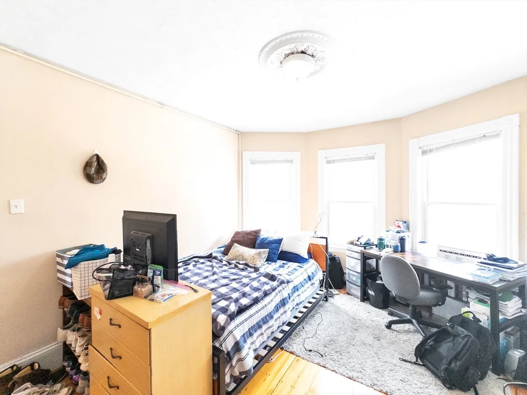 32 Fisher Ave, Mission Hill