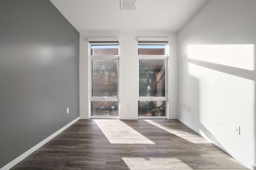 839 Beacon St, Fenway