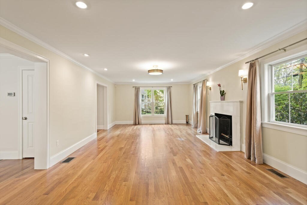 150 Country Club Rd, Oak Hill