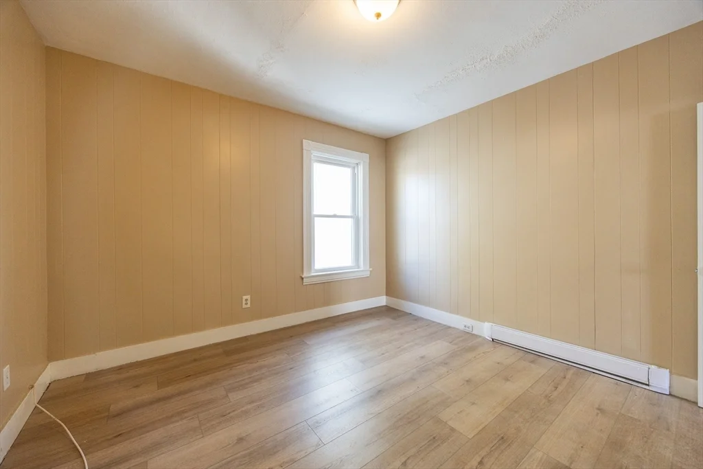 28 Richmond St, Blackstone