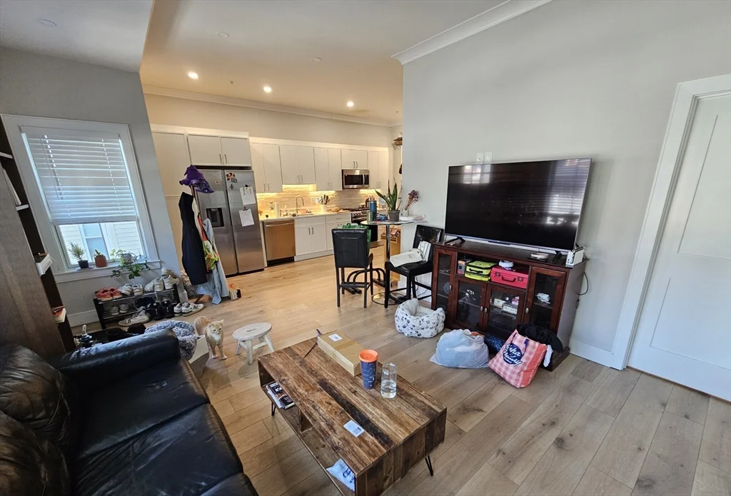 9 Everett St, Allston