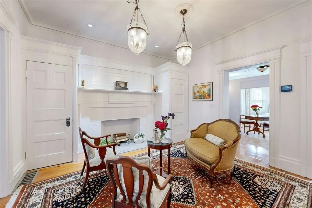 15 Garrison Rd, Brookline Hills