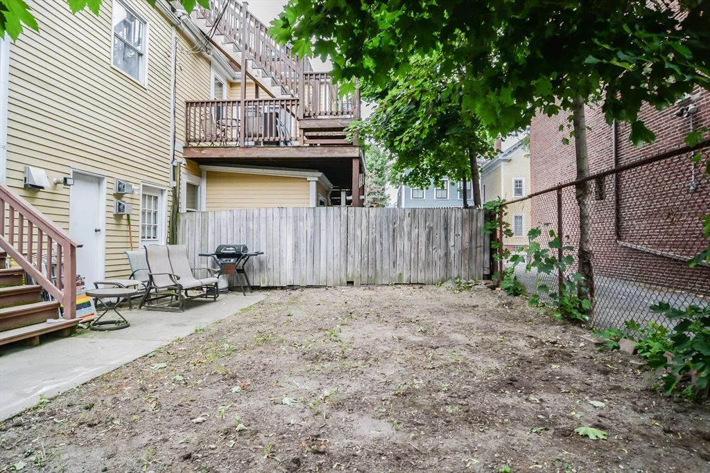 546 East 8th St, South Boston