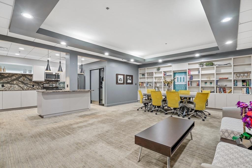 357 Commercial St, Waterfront