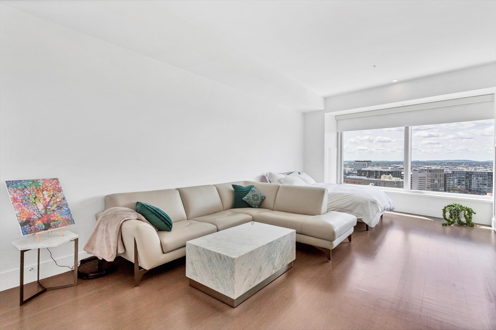 110 Stuart St, Downtown