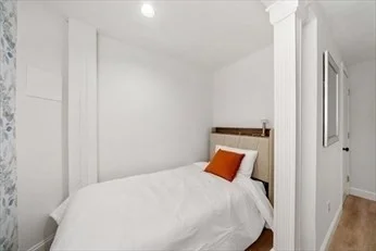 102 Revere, Beacon Hill