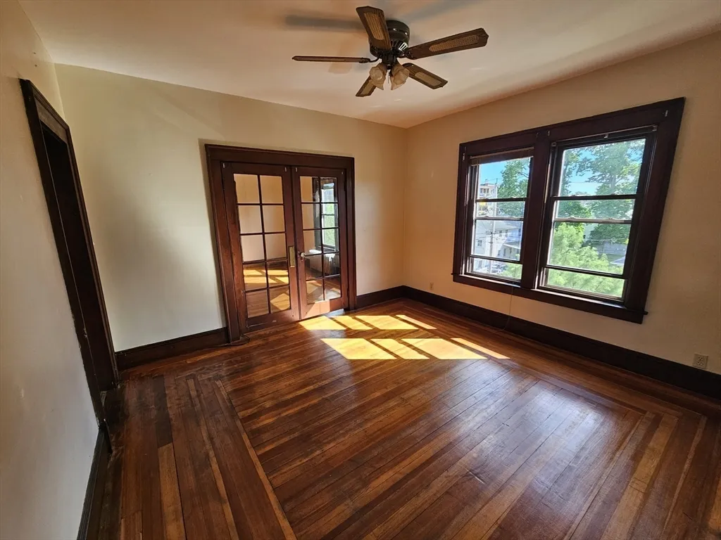 30 Bemis St, Chicopee