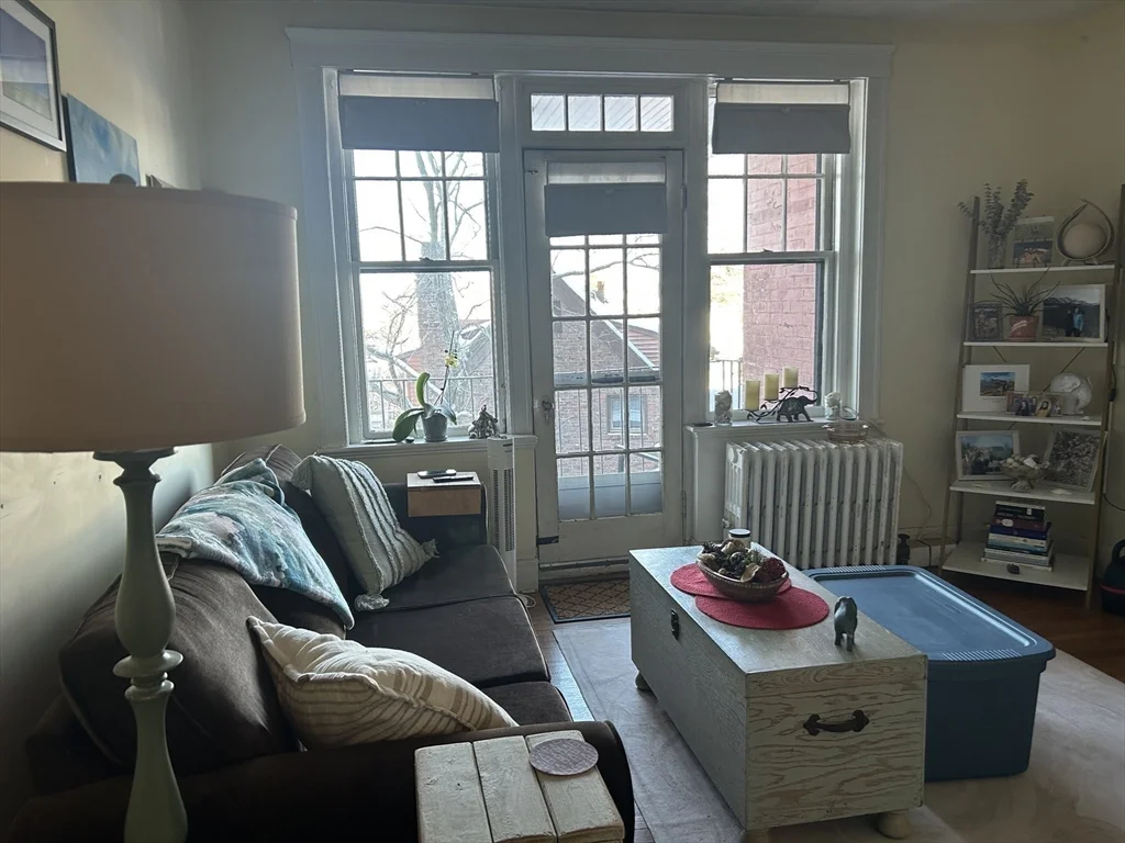 2039 Commonwealth Ave, Brighton