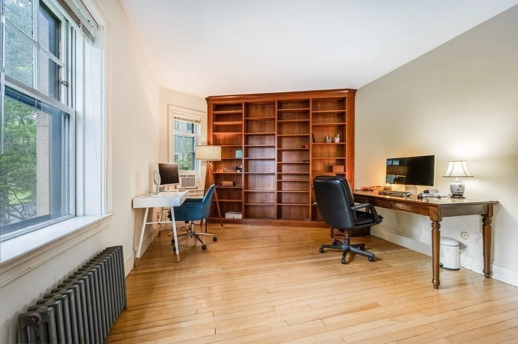 993 Memorial Dr, Harvard Square