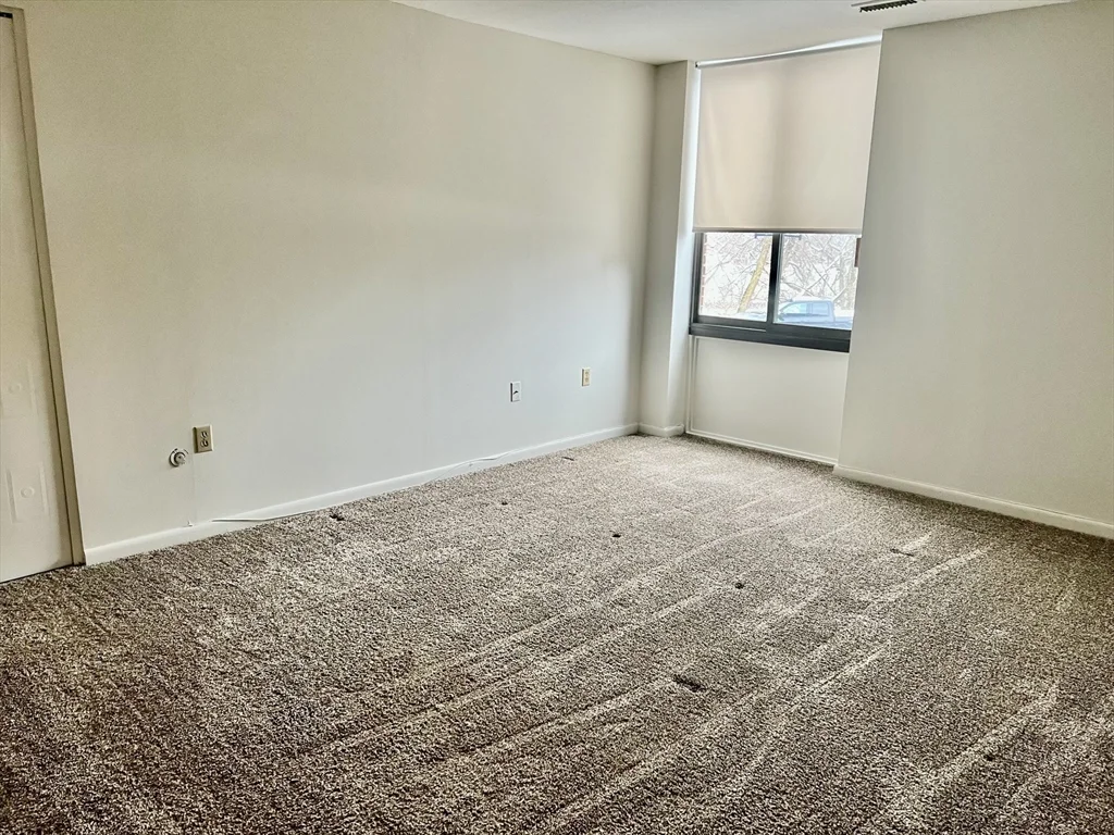 1004 Paradise Rd, Swampscott