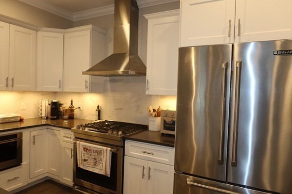 205 W 8th St, South Boston