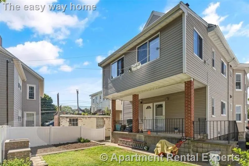 38 George St, Tufts