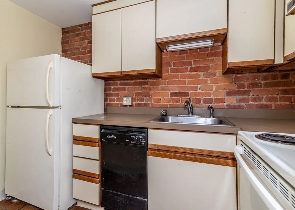 103 Gainsborough St, Fenway