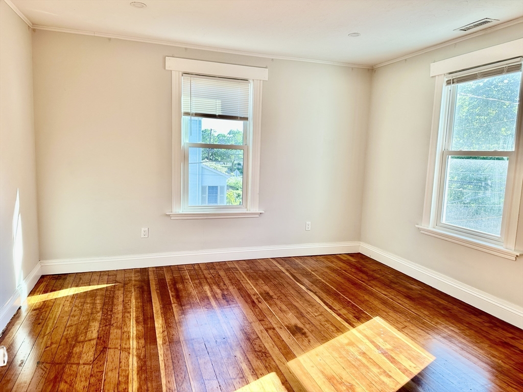 329 Lexington St, Newton