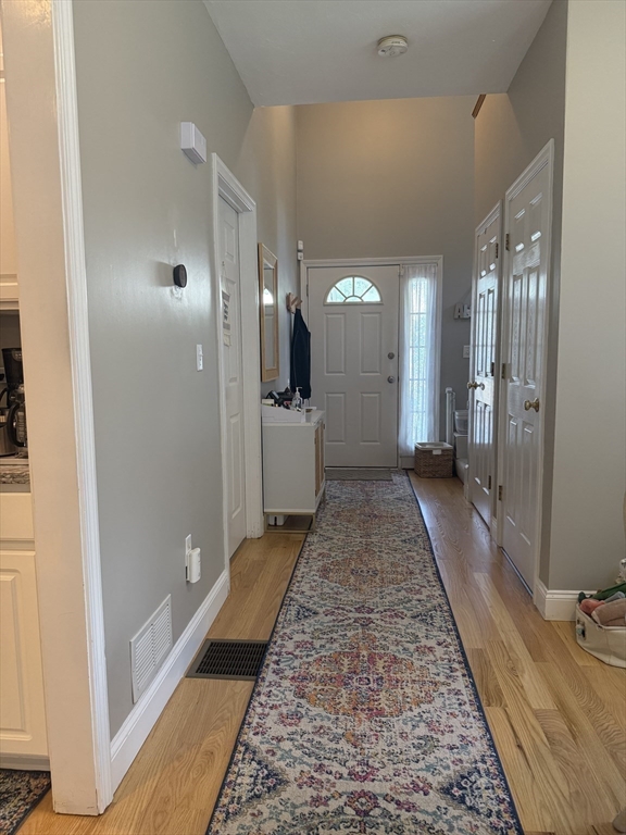 28 Ptarmigan Dr, Shrewsbury