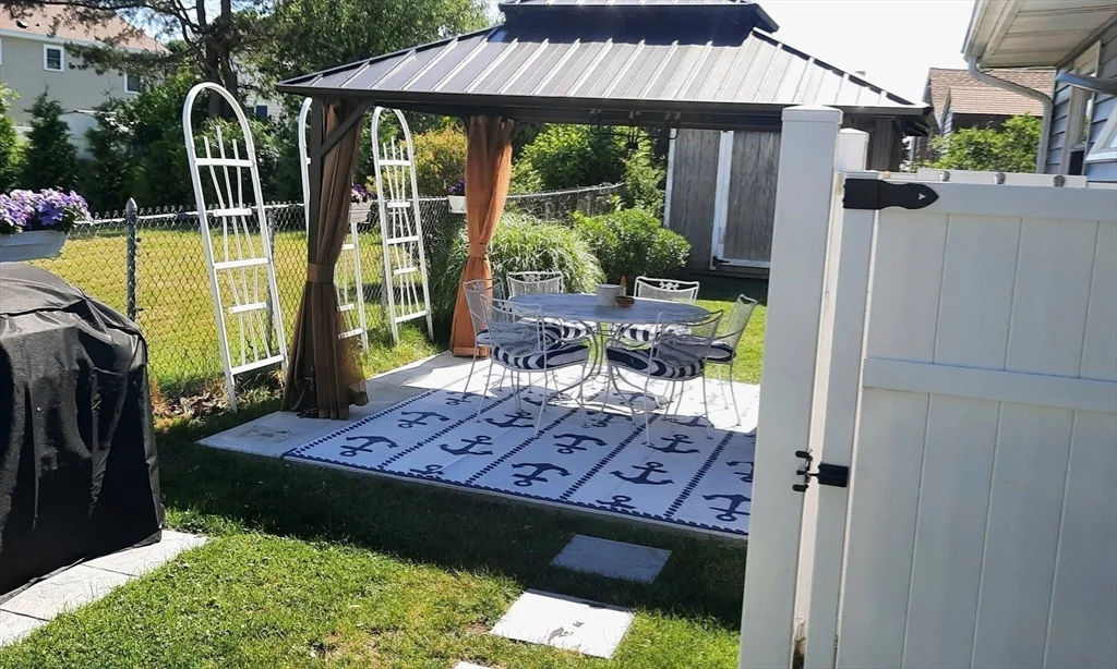 6 Cabo Dr, East Gloucester