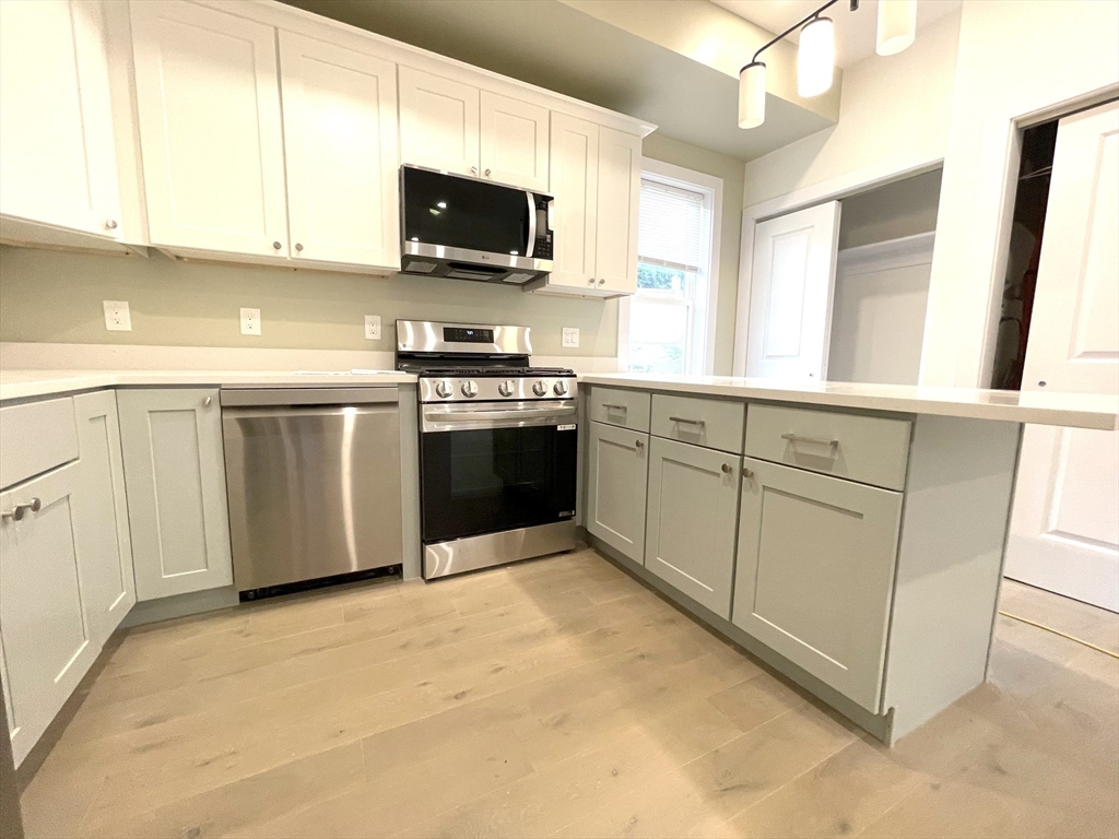 16 Delle Ave, Mission Hill