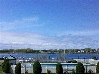 100 Cove Way, Quincy