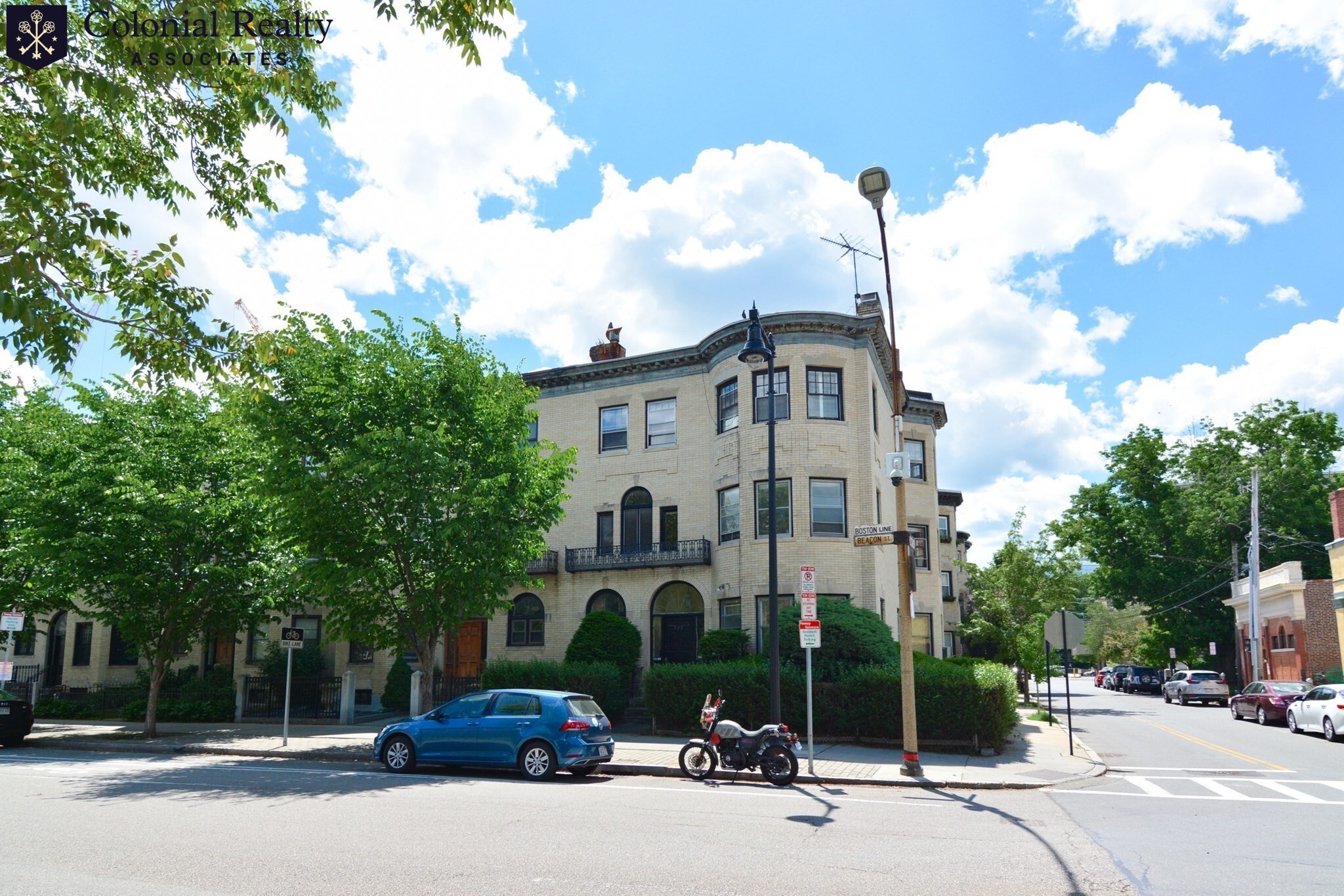 923 Beacon St, Fenway