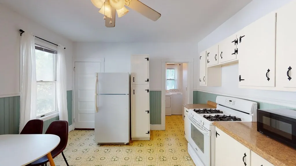 30 Roseclair, Boston