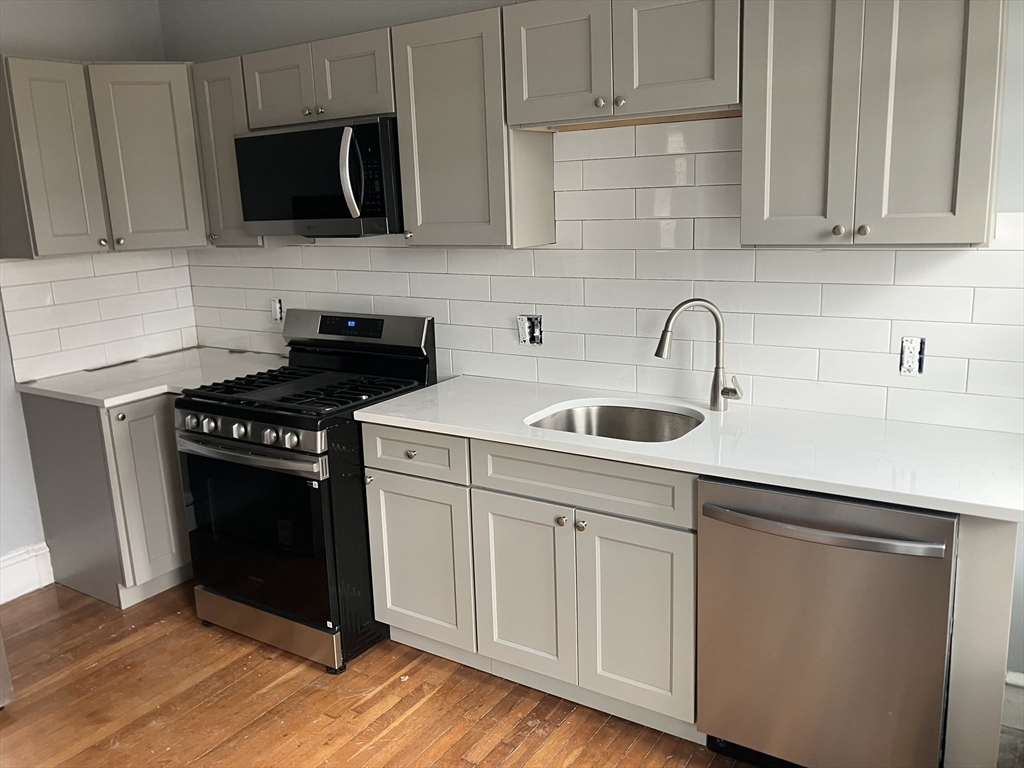 9 Park Vale Ave, Brighton