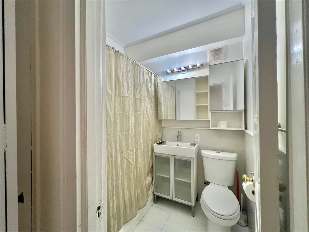 21 Beacon St, Downtown