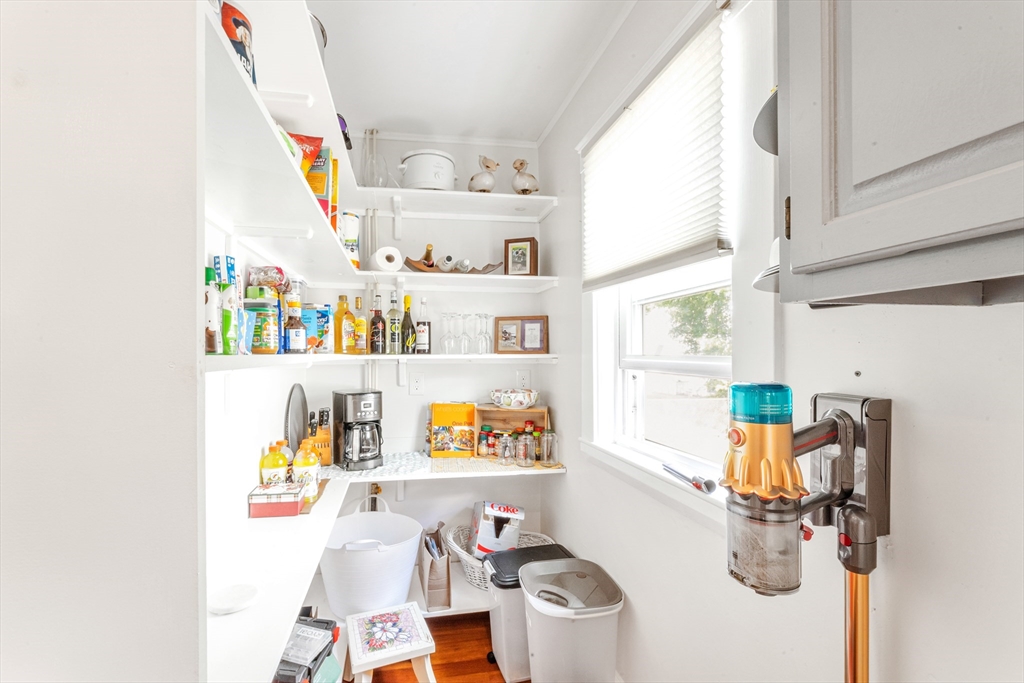 79 Hewlett, Roslindale