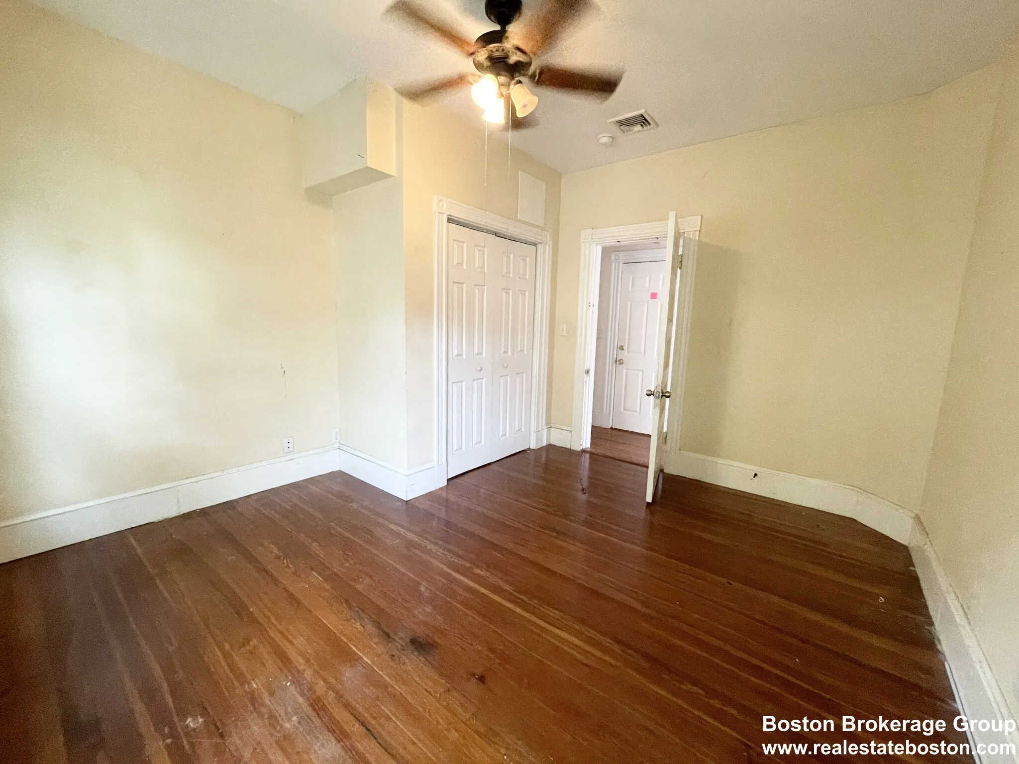 114 Hillside St, Mission Hill