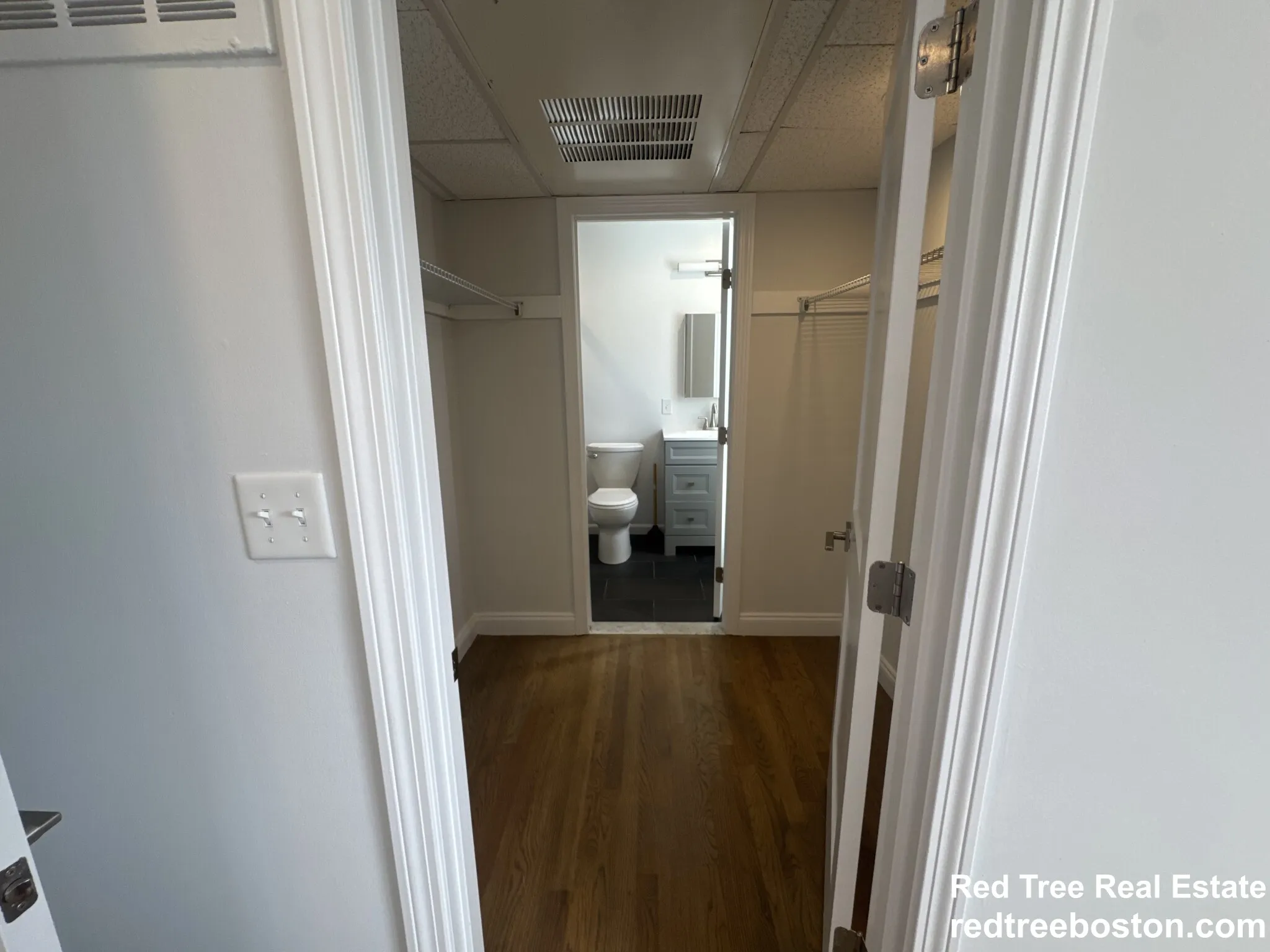 320 Hammond Pond Pkwa, Chestnut Hill