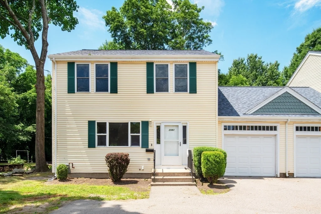 1083 Main St, Walpole