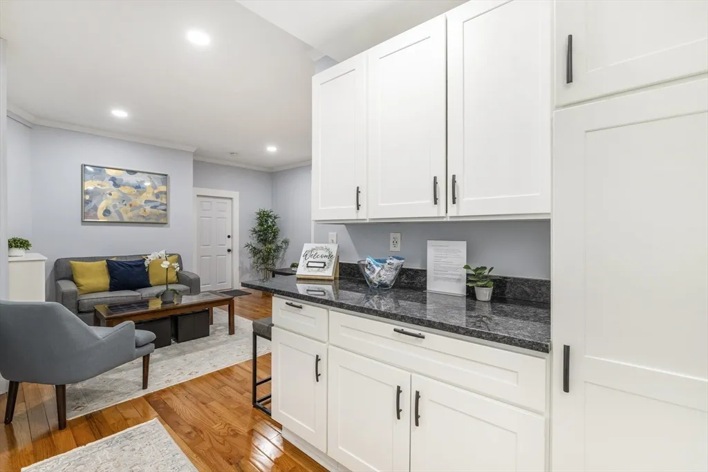 32 Reedsdale St, Allston