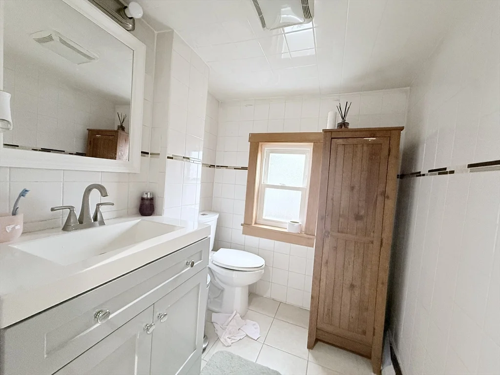 142 Abbott St, Lawrence