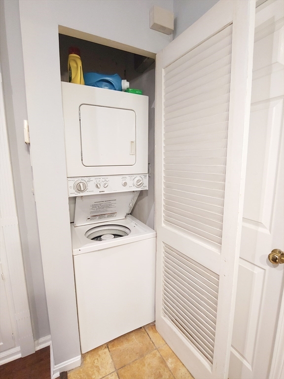 61 West Cedar St, Beacon Hill