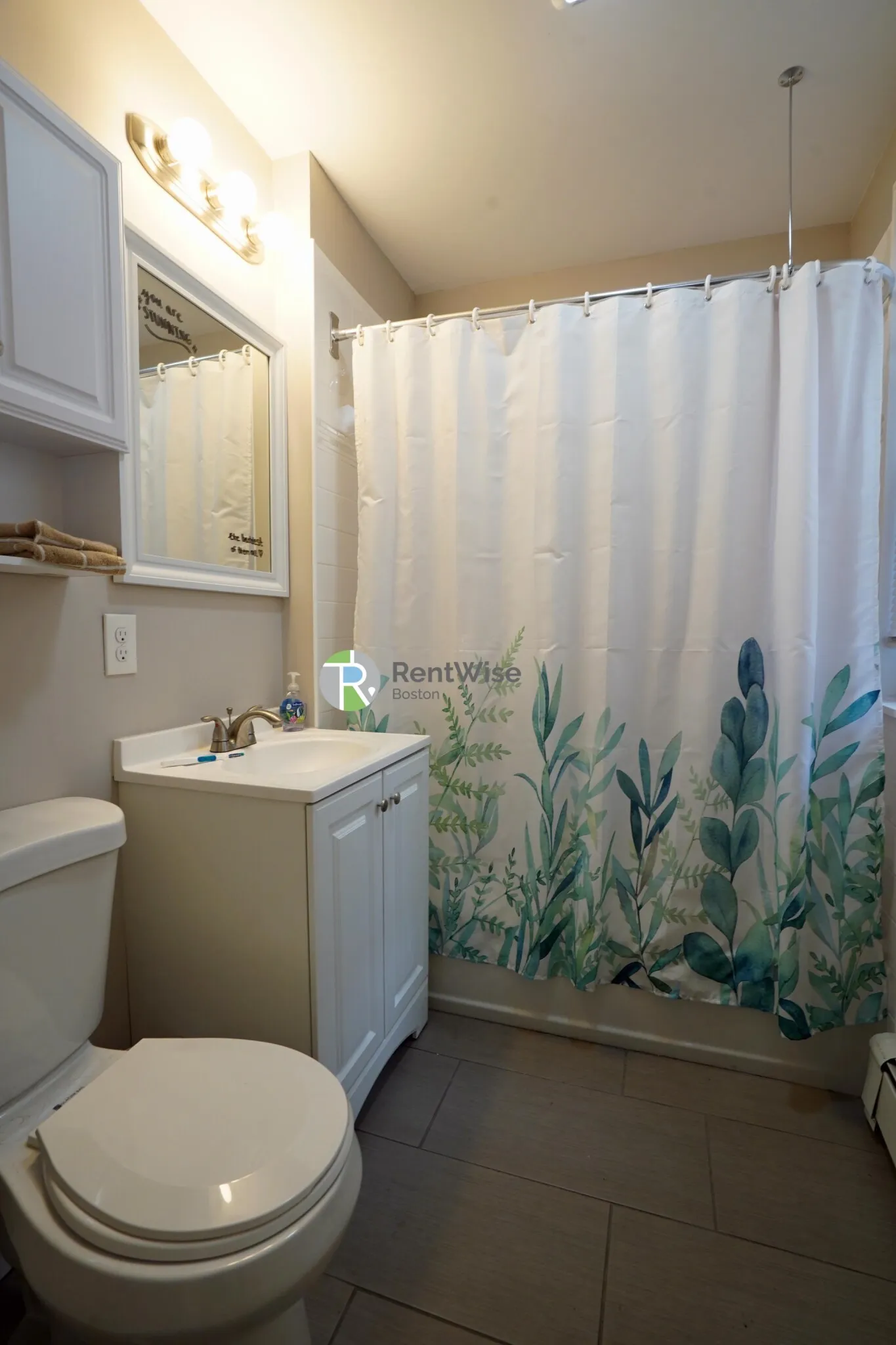 4 Ashford Ct, Allston