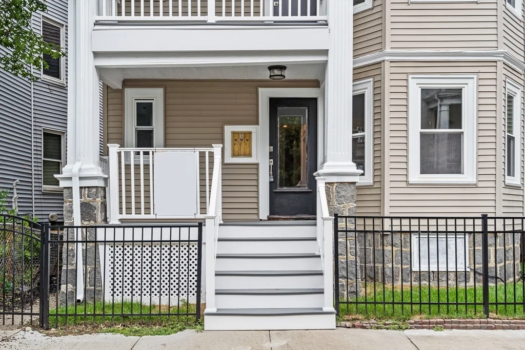 16 Hallam St, Dorchester
