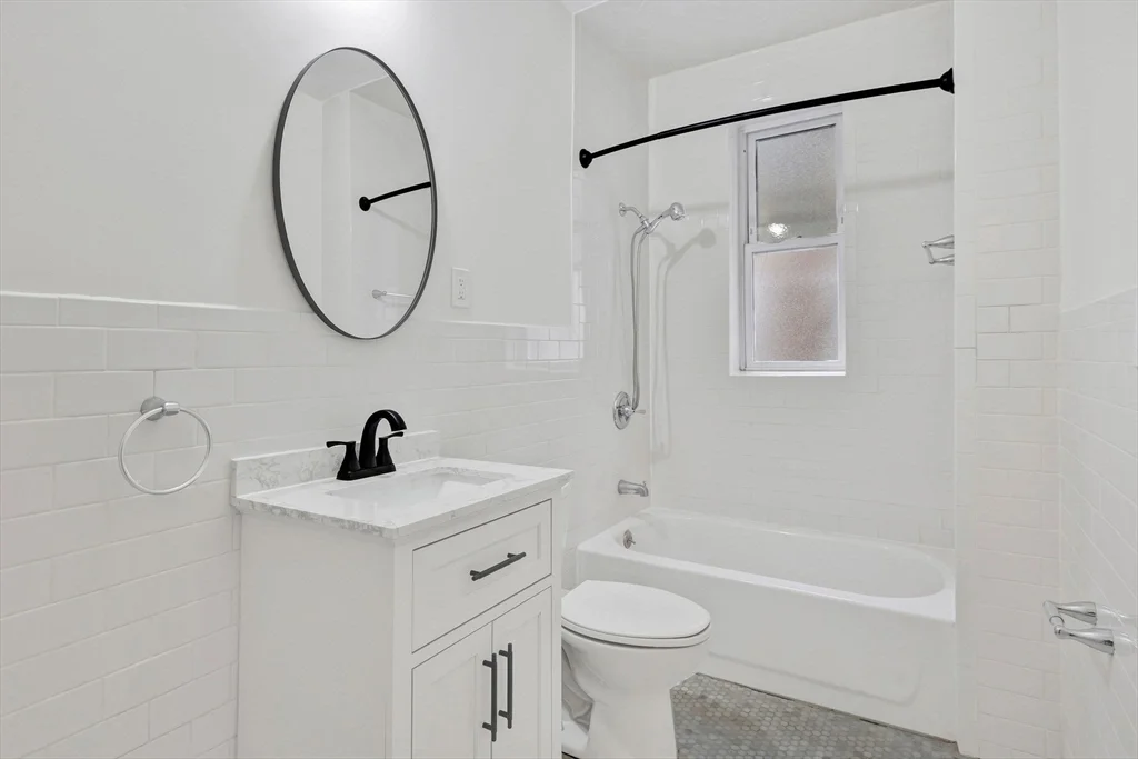 864 Huntington, Mission Hill