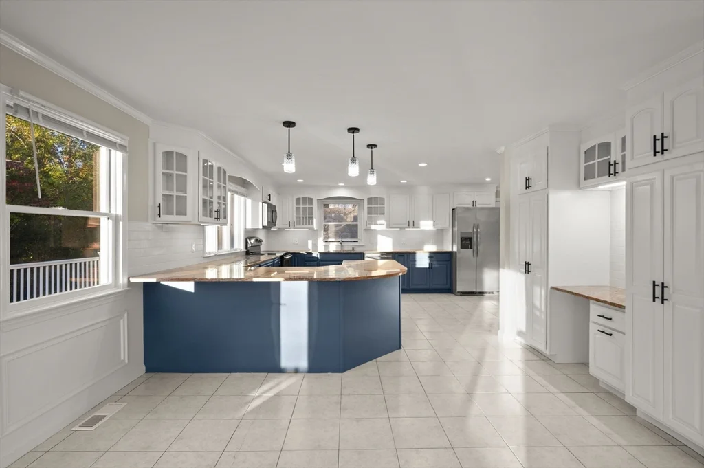 767 Walnut St, Lynnfield