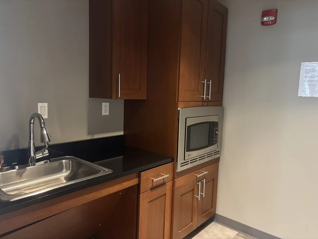 100 Station Landing, Wellington