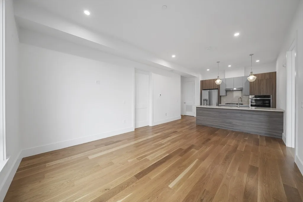 218 Old Colony Ave, South Boston