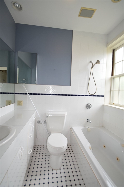 141 Beaconsfield Rd, Brookline