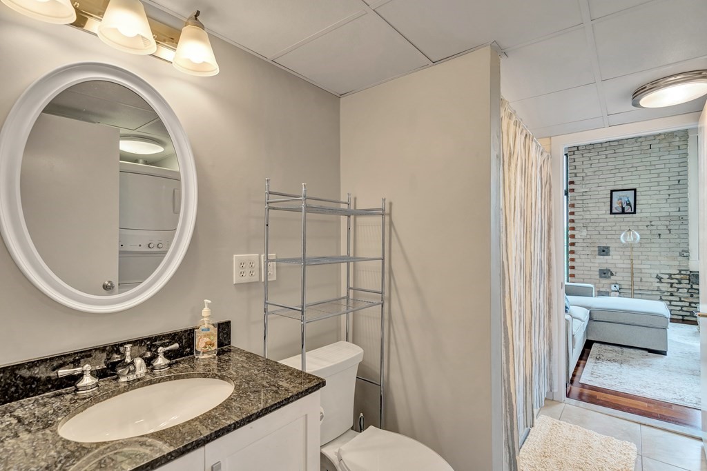 43 Charlton, Everett