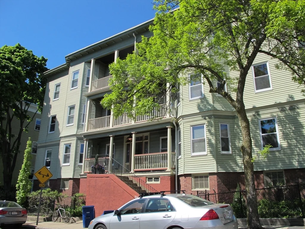 62 Ibbetson St, Davis Square