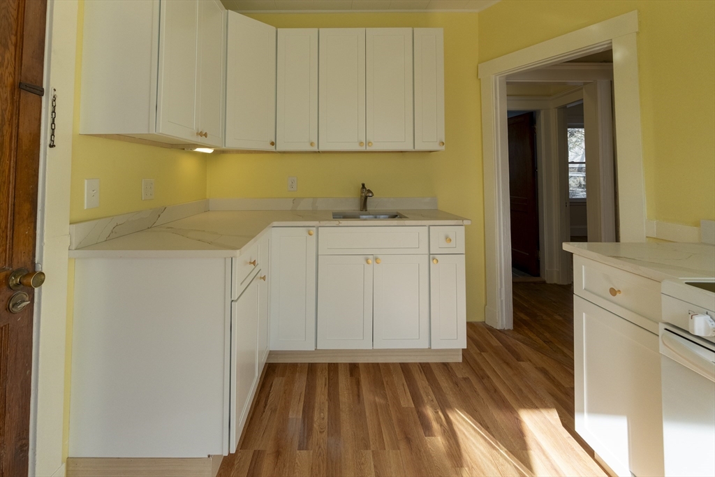 95 Bourne St, Jamaica Plain