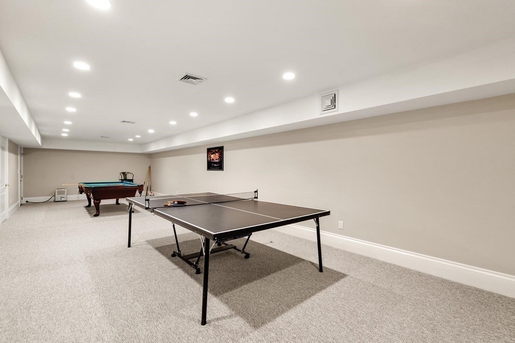 196 Bridle Trail Rd, Needham