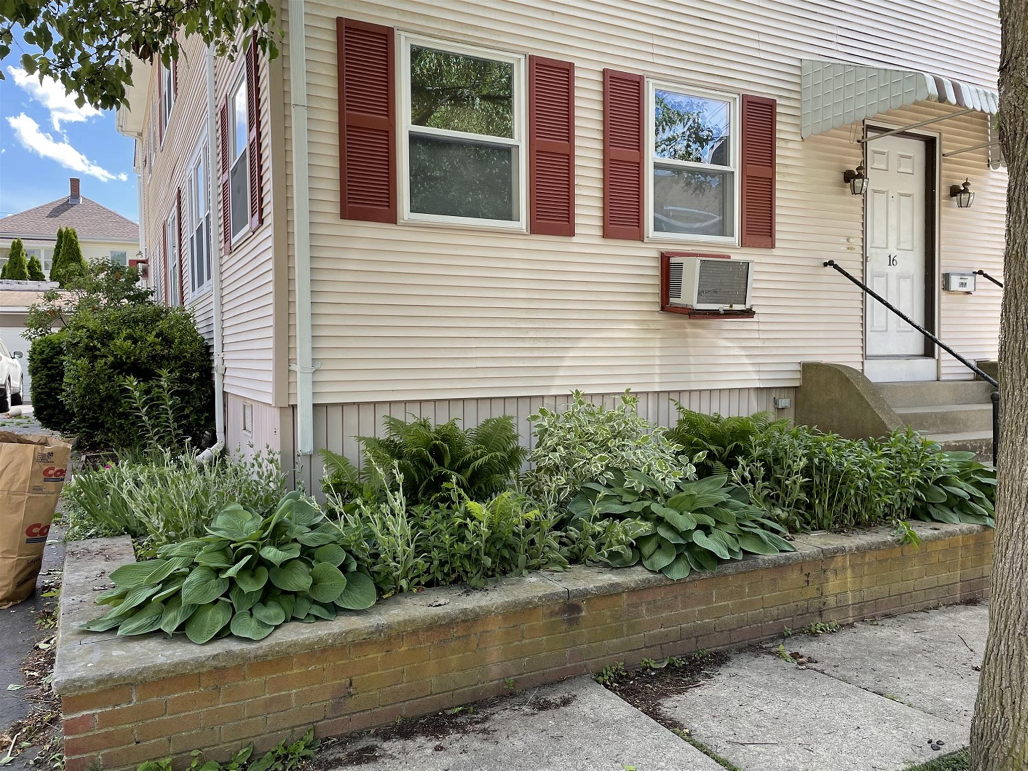 16 Hamilton St, West Somerville