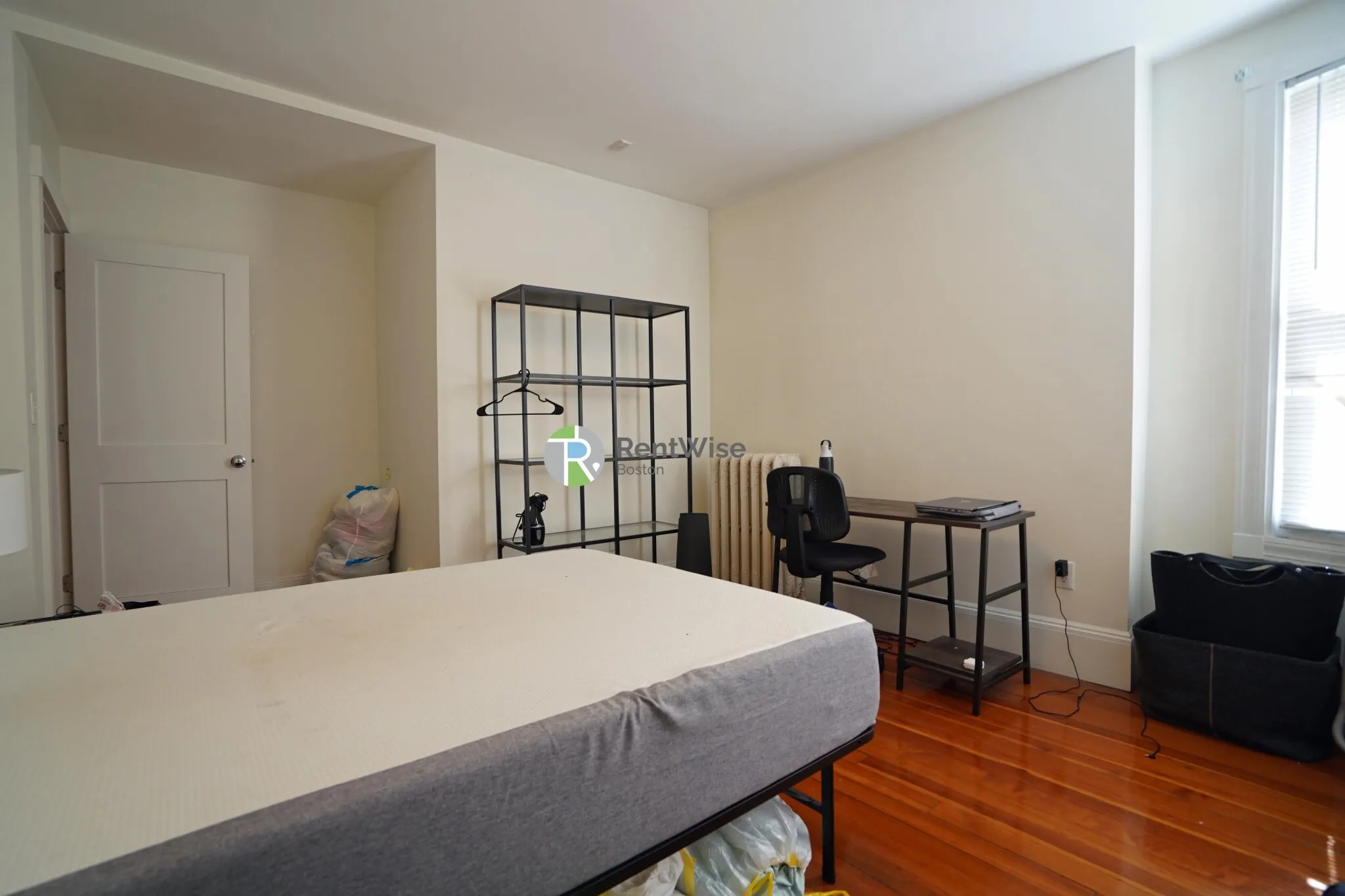 83 Harvard St, Central Village
