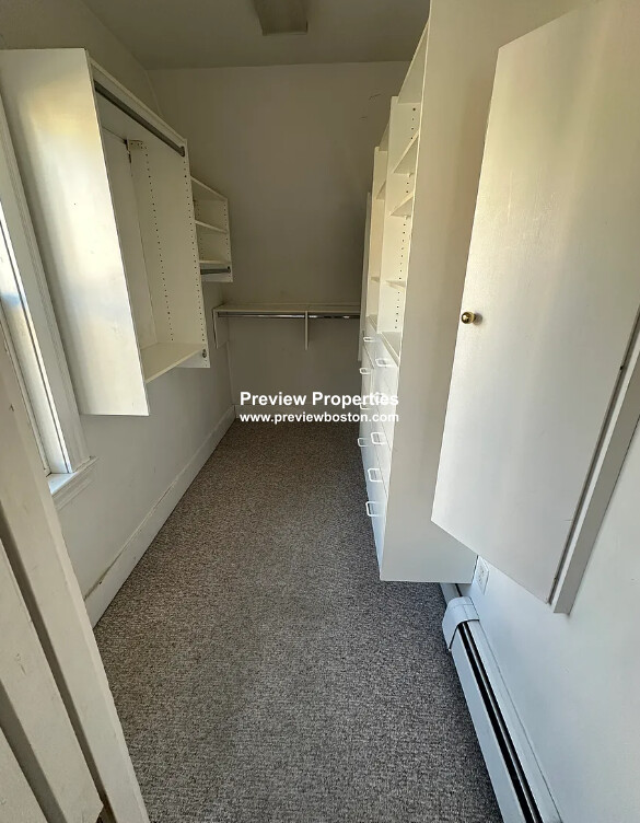 28 Montfern Ave, Oak Square